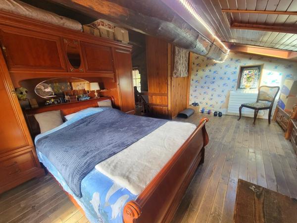Charmante maison en pierre au cœur d’un village médiéval