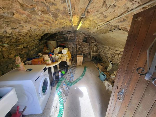 Charmante maison en pierre au cœur d’un village médiéval