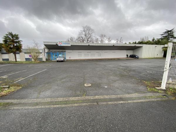 Serres-Castet (64121) ENSEMBLE IMMOBILIER AVEC BUREAUX