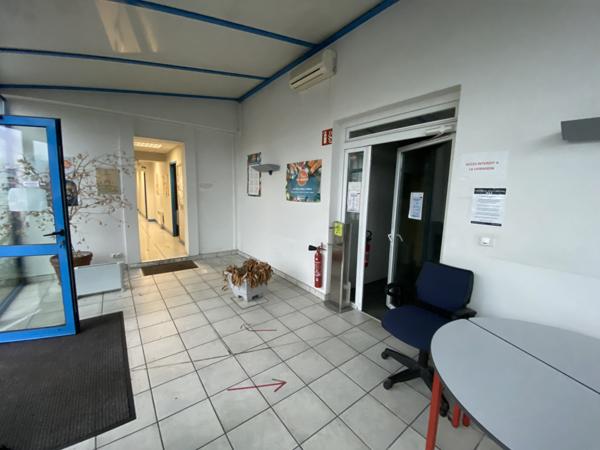 Serres-Castet (64121) ENSEMBLE IMMOBILIER AVEC BUREAUX