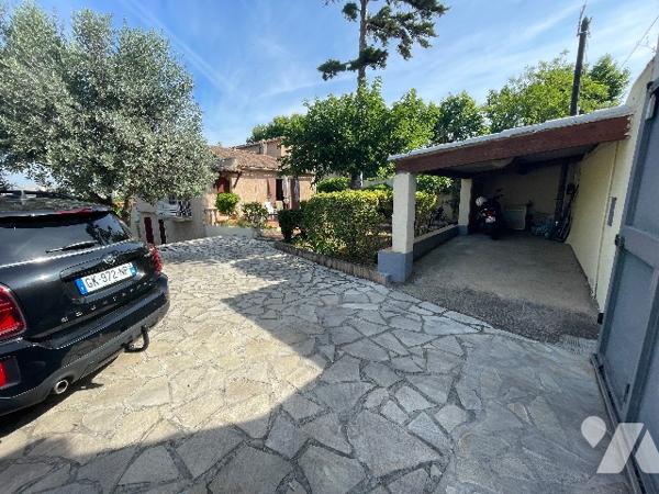 Maison T5 MONTOLIVET 13012, surf 130m², sur deux plans, 4 chambres, parcelle de 580 m² env, terrasse