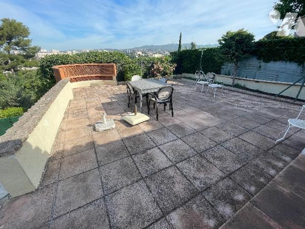 Maison T5 MONTOLIVET 13012, surf 130m², sur deux plans, 4 chambres, parcelle de 580 m² env, terrasse