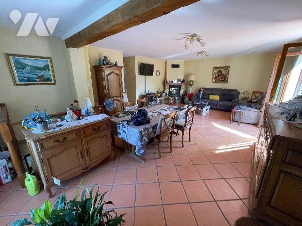 Maison T5 MONTOLIVET 13012, surf 130m², sur deux plans, 4 chambres, parcelle de 580 m² env, terrasse