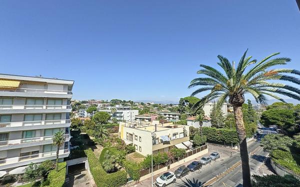 Appartement à vendre    1 pièce • 30,20 m2 Antibes