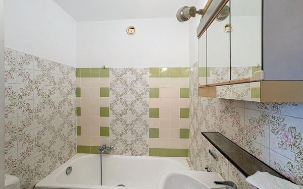 Appartement à vendre    1 pièce • 30,20 m2 Antibes