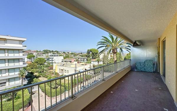 Appartement à vendre    1 pièce • 30,20 m2 Antibes