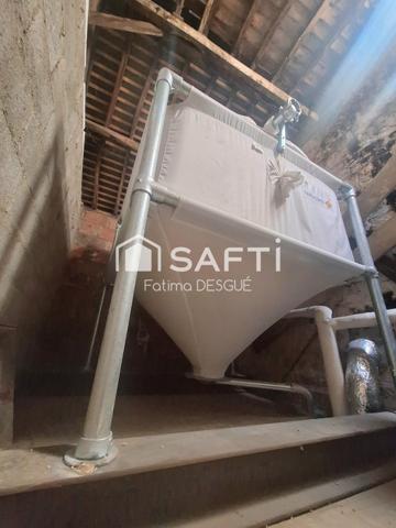 Charmante maison de 72 mètres carrés en pierre au cœur de Sordevall