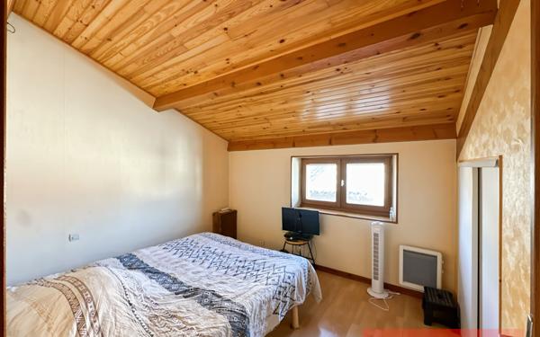 Maison à vendre    5 pièces •  Montans