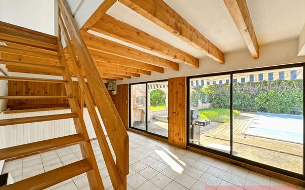 Maison à vendre    5 pièces •  Montans