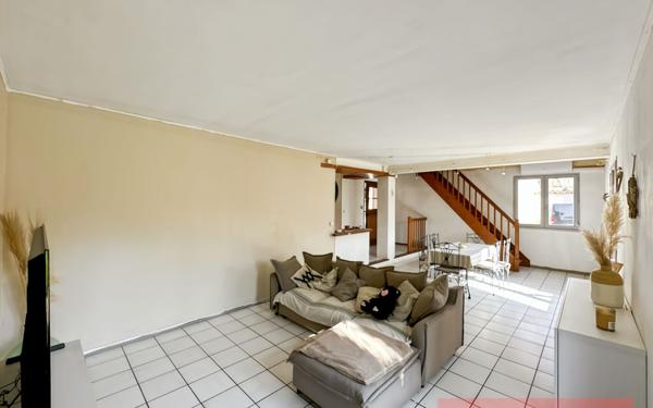 Maison à vendre    5 pièces •  Montans