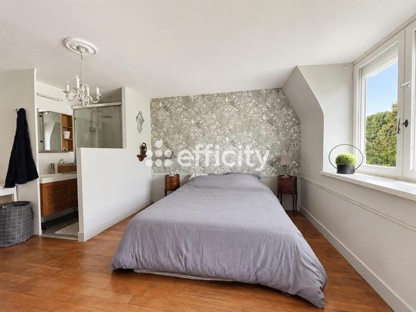 Appartement
         5 pièces
        - 114 m² 399 900 € *