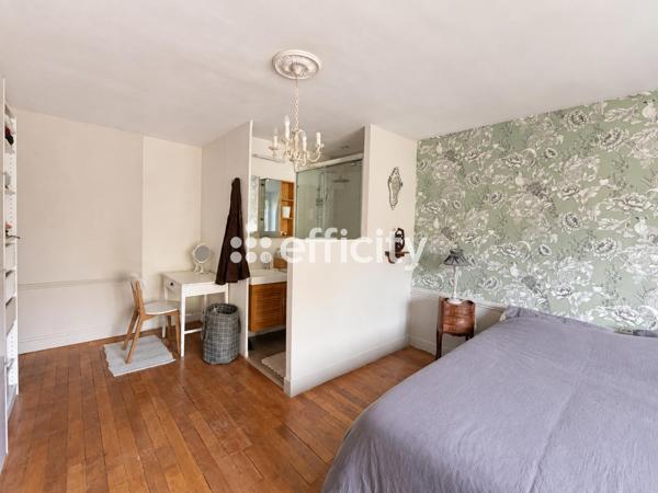 Appartement
         5 pièces
        - 114 m² 399 900 € *