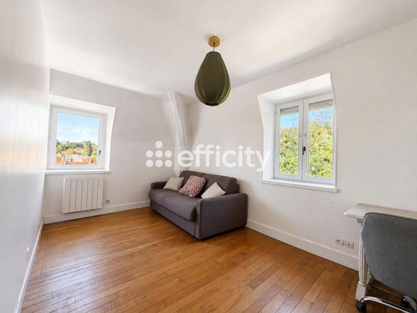 Appartement
         5 pièces
        - 114 m² 399 900 € *