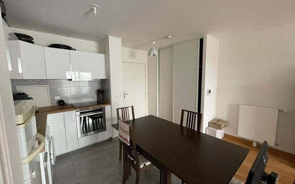 Appartement à vendre    2 pièces • 46,10 m2 Paris 14