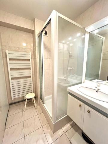 T3 face mer proche av. De Gaulle (poss. garage)