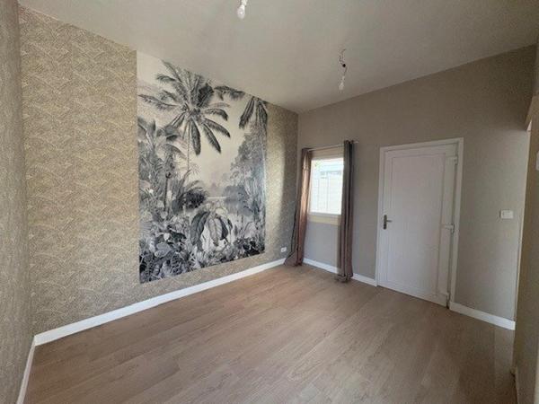 LOCAL COMMERCIAL ET APPARTEMENT T3