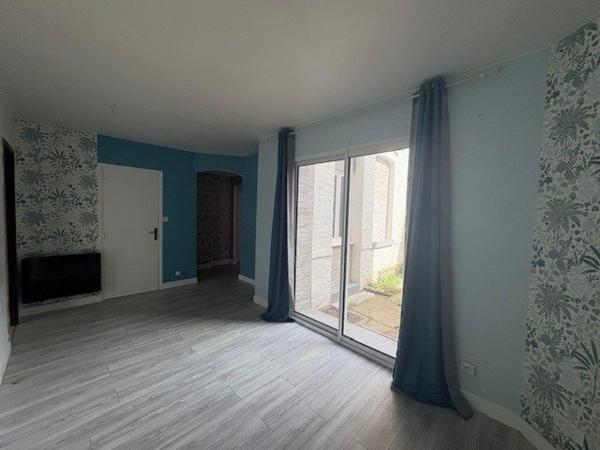 LOCAL COMMERCIAL ET APPARTEMENT T3
