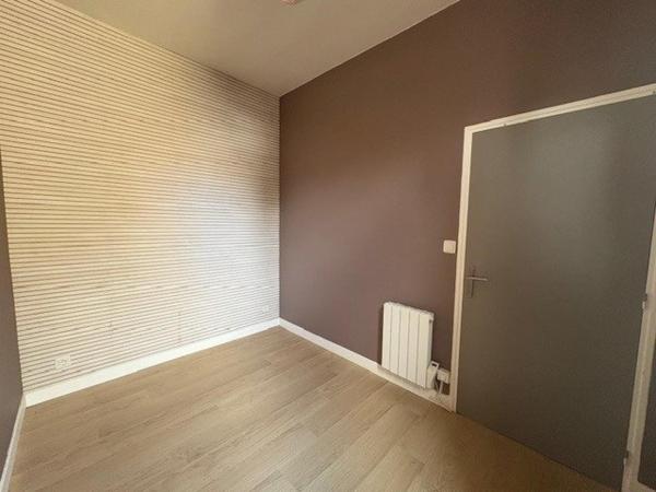 LOCAL COMMERCIAL ET APPARTEMENT T3