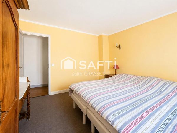Rare en hypercentre de Béziers : appartement de caractère avec parking privatif dans cour et cave