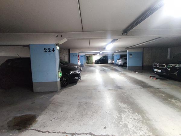 Parking / box Paris
