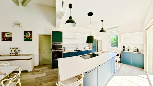 Rochefort-du-Gard (30650) A vendre, superbe maison rénovée Rochefort du Gard
