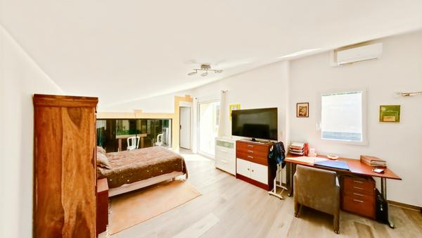 Rochefort-du-Gard (30650) A vendre, superbe maison rénovée Rochefort du Gard