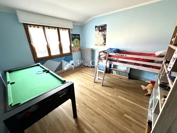 Maison 9 pièce(s) 4 chambre(s) 165 m²