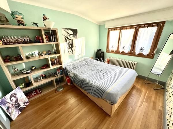 Maison 9 pièce(s) 4 chambre(s) 165 m²