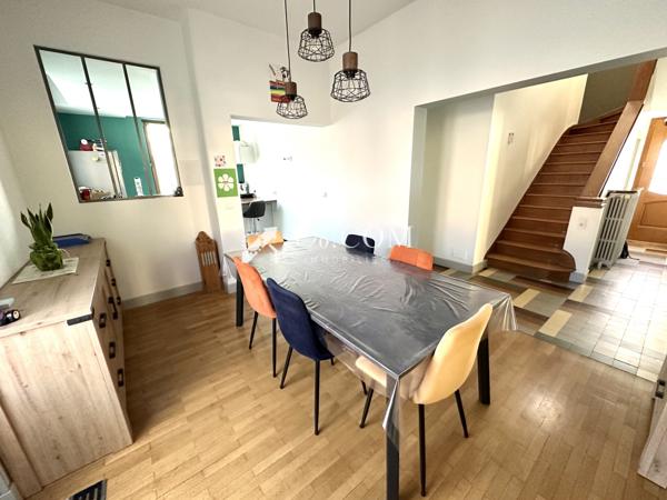 Maison 9 pièce(s) 4 chambre(s) 165 m²