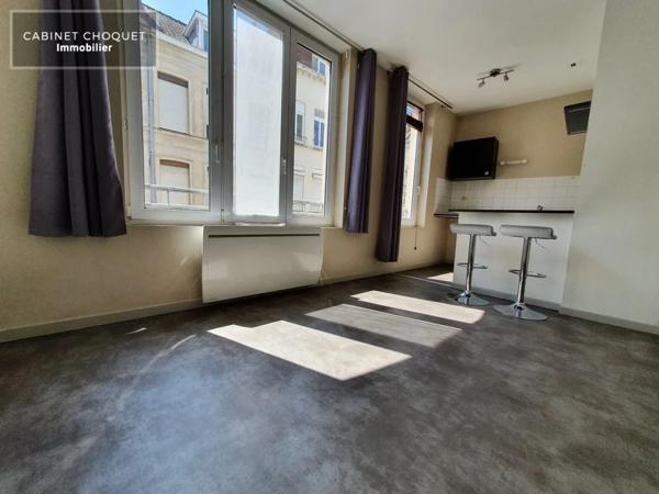 STUDIO LUMINEUX A LOUER - LILLE - 23 m 2 - 544 € charges comprises par mois