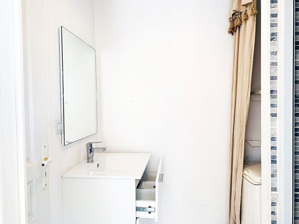 Appartement Les Mathes 2 pièce(s) et local commercial