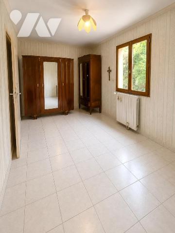 PROCHE CENTRE-VILLE – MAISON INDIVIDUELLE DE PLAIN-PIED – JARDIN – CAVE – COMBLES AMÉNAGEABLES
