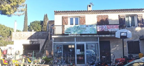 Maison à restaurer à vendre à Saint-Martin-de-Crau dans les Bouches-du-Rhône (13310), ref : 075/160   
Domaine du Lac