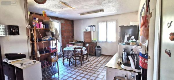 Maison à restaurer à vendre à Saint-Martin-de-Crau dans les Bouches-du-Rhône (13310), ref : 075/160   
Domaine du Lac