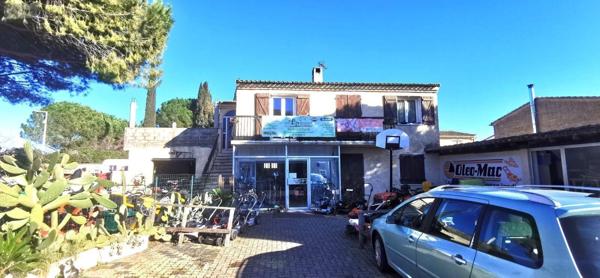 Maison à restaurer à vendre à Saint-Martin-de-Crau dans les Bouches-du-Rhône (13310), ref : 075/160   
Domaine du Lac