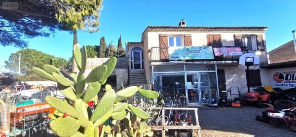 Maison à restaurer à vendre à Saint-Martin-de-Crau dans les Bouches-du-Rhône (13310), ref : 075/160   
Domaine du Lac