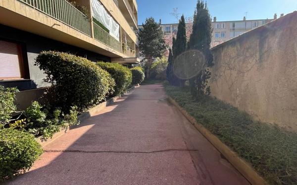 Appartement à louer    1 pièce • 29,78 m2 Boulogne-Billancourt