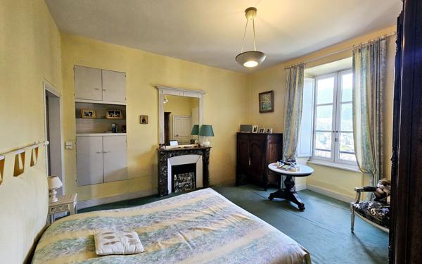 Maison à vendre    11 pièces •  Mende