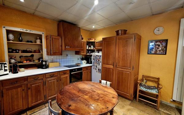 Maison à vendre    11 pièces •  Mende