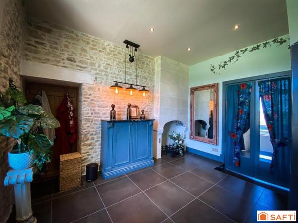 Petit château de 1341 rénové