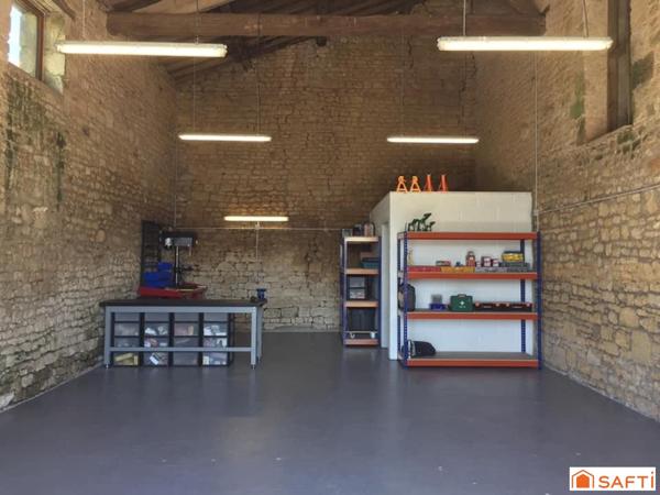 Petit château de 1341 rénové