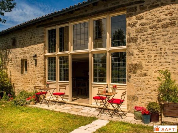 Petit château de 1341 rénové