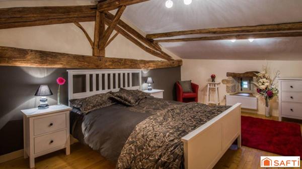 Petit château de 1341 rénové