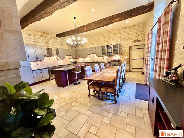 Petit château de 1341 rénové