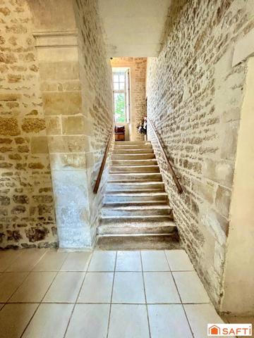 Petit château de 1341 rénové