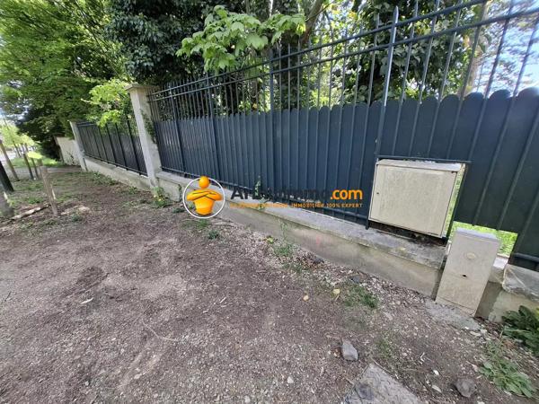Vente                                                      Terrain
                        
                                         954 m2                     à Coulommiers