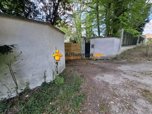 Vente                                                      Terrain
                        
                                         954 m2                     à Coulommiers
