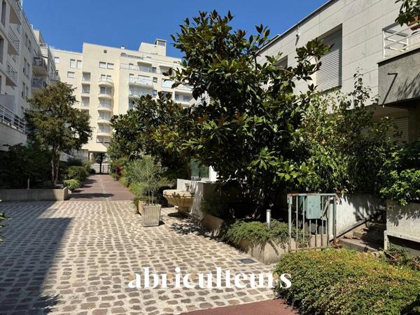 Duplex 90m2 avec grande terrasse 36m2 en vente à Paris 20e