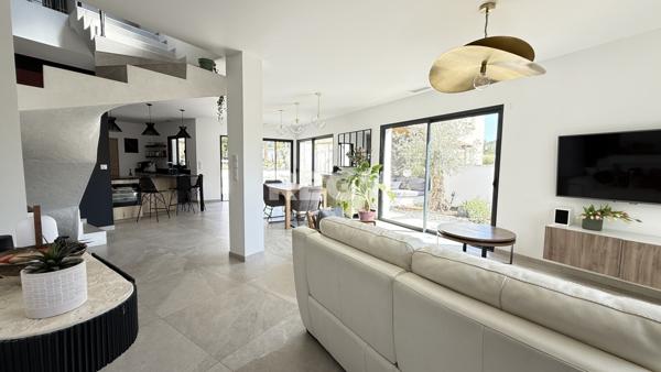 Castelnau-le-Lez (34170) Villa contemporaine sur parcelle de 713 m2