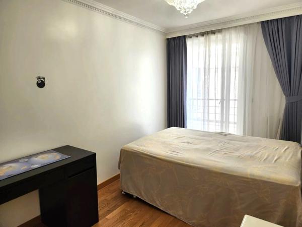 Location                                                      Appartement
                        
                     4 pièces                                         à Maisons-Alfort